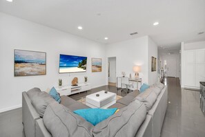 TV, tavolo da ping pong