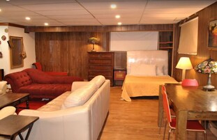 Loft Confort | Escritorio, espacio para trabajar con un portátil, wifi gratis