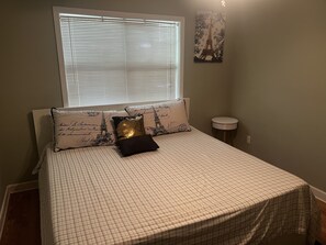 8 habitaciones, escritorio, tabla de planchar con plancha y wifi gratis 