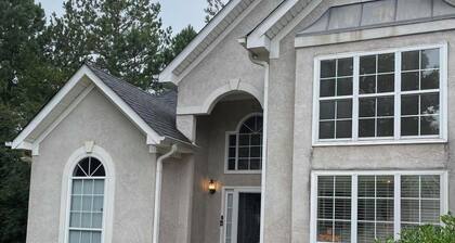 Atl. Motor Speedway- Tucked Away In Comfort 4 Bedrooms totaling, 7 Beds