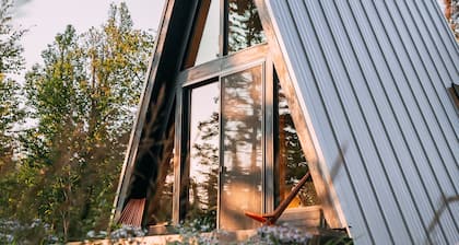 Lake Superior A-Frame w/ Sauna-Near GM + Dog Friendly. 1min Walk to Beach.