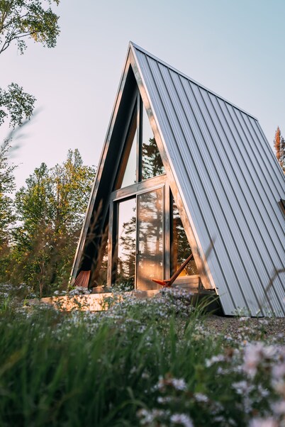 Lake Superior A-Frame w/ Sauna-Near GM + Dog Friendly. 1min Walk to Beach.