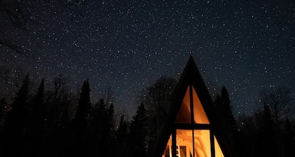 Lake Superior A-Frame w/ Sauna-Near GM + Dog Friendly. 1min Walk to Beach.