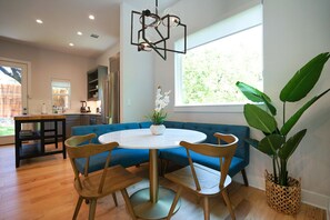 Dining - Travis Heights Getaway - Stamford B! (Austin)