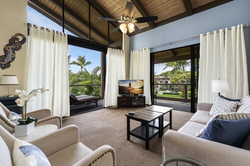 Amazing Ocean View 2BR 2Bath with Modern AC. Beautifully Upgraded. KKSR 9-305