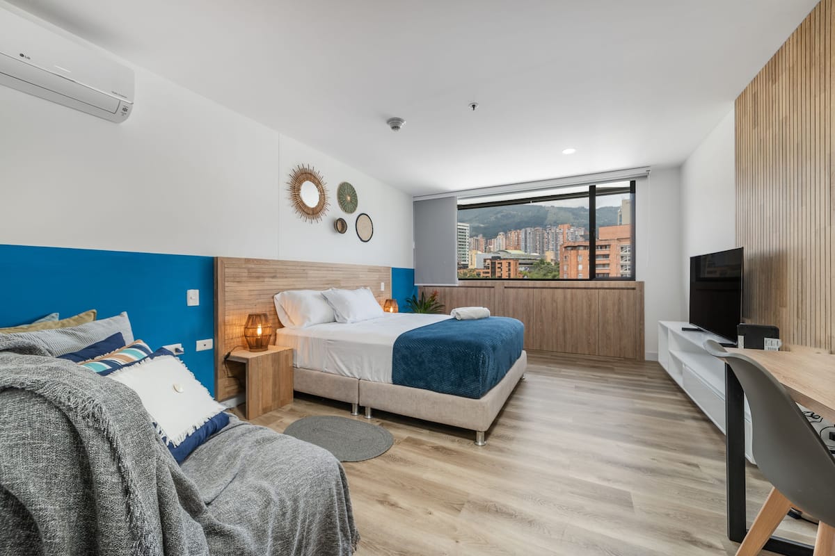 Studio Suite (1010) | 1 bedroom, blackout drapes, free cribs/infant beds, free WiFi
