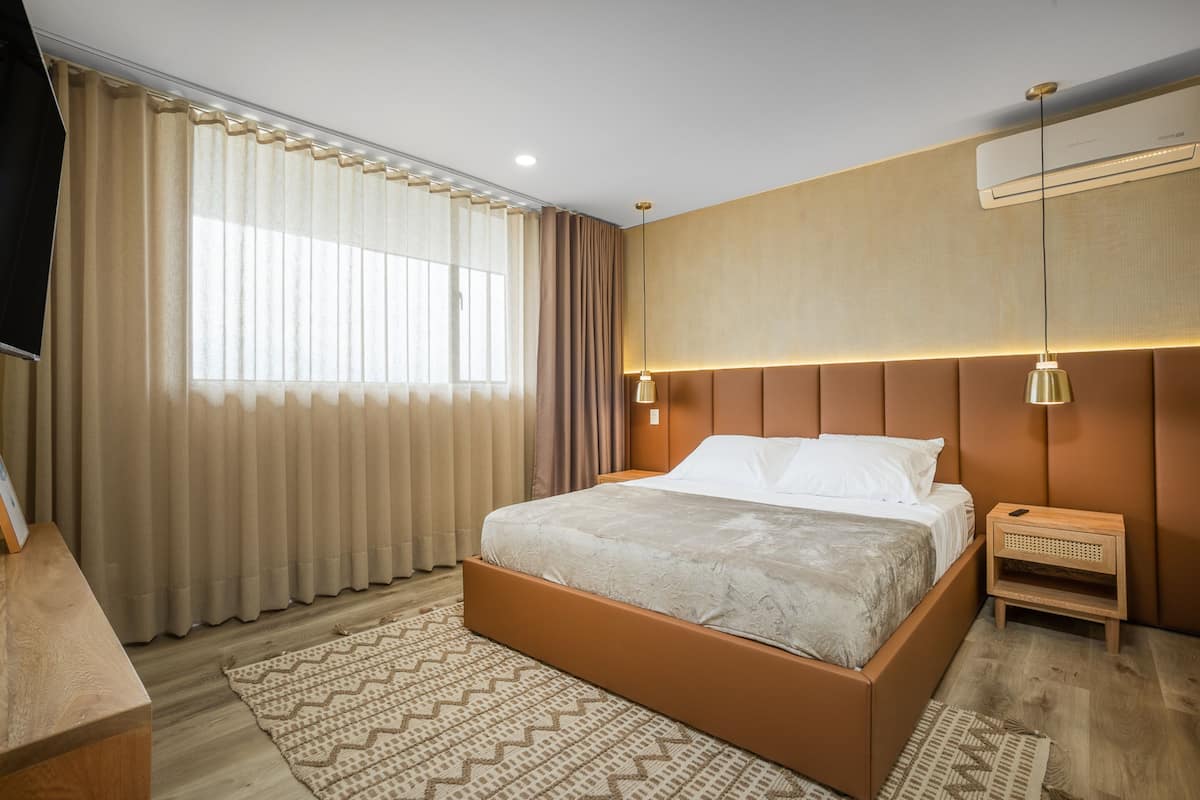 1 bedroom, blackout drapes, free cribs/infant beds, free WiFi