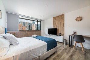 Studio Suite (1010)