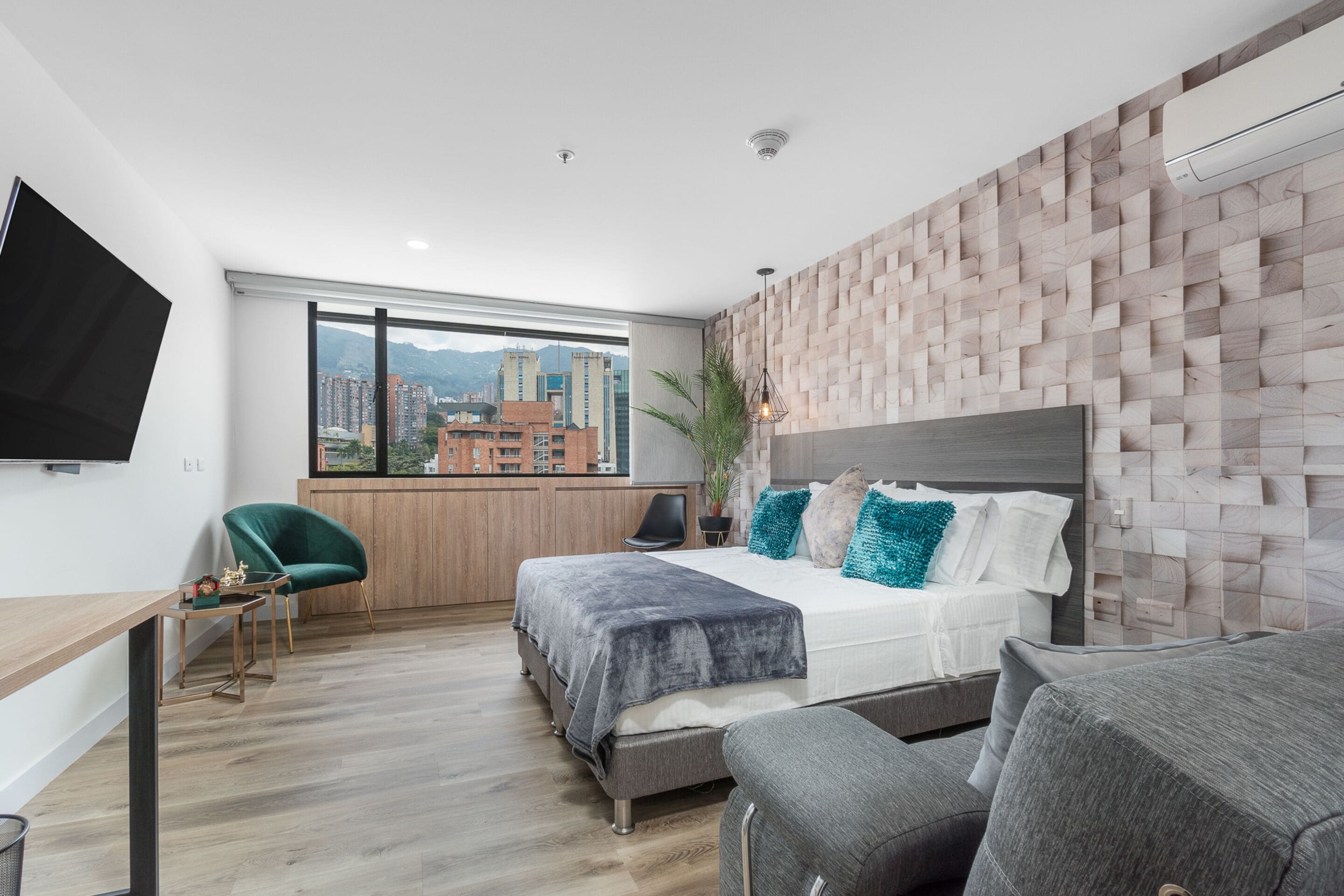 Studio Suite (1113) | Blackout drapes, free cribs/infant beds, free WiFi, bed sheets