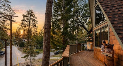A-Frame Cabin • Large Deck + Firepit • 3 Mins to Bear Mountain | Bear's Lair