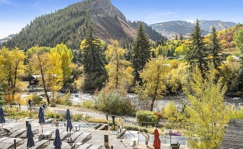 Unique Lux Suite, Riverfrt Resort & Spa, Ski in out,Hot tub,Ski Valet,Rm Service