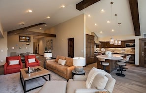 Living area - Charlie's Slopeside: Penthouse, 2,000+ Sq Ft, Panoramic Views, Ski-In/Out, 2 Balconies + Resort (Avon)