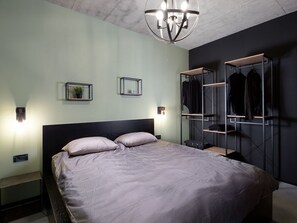 2 habitaciones, tabla de planchar con plancha, cuna de viaje y wifi