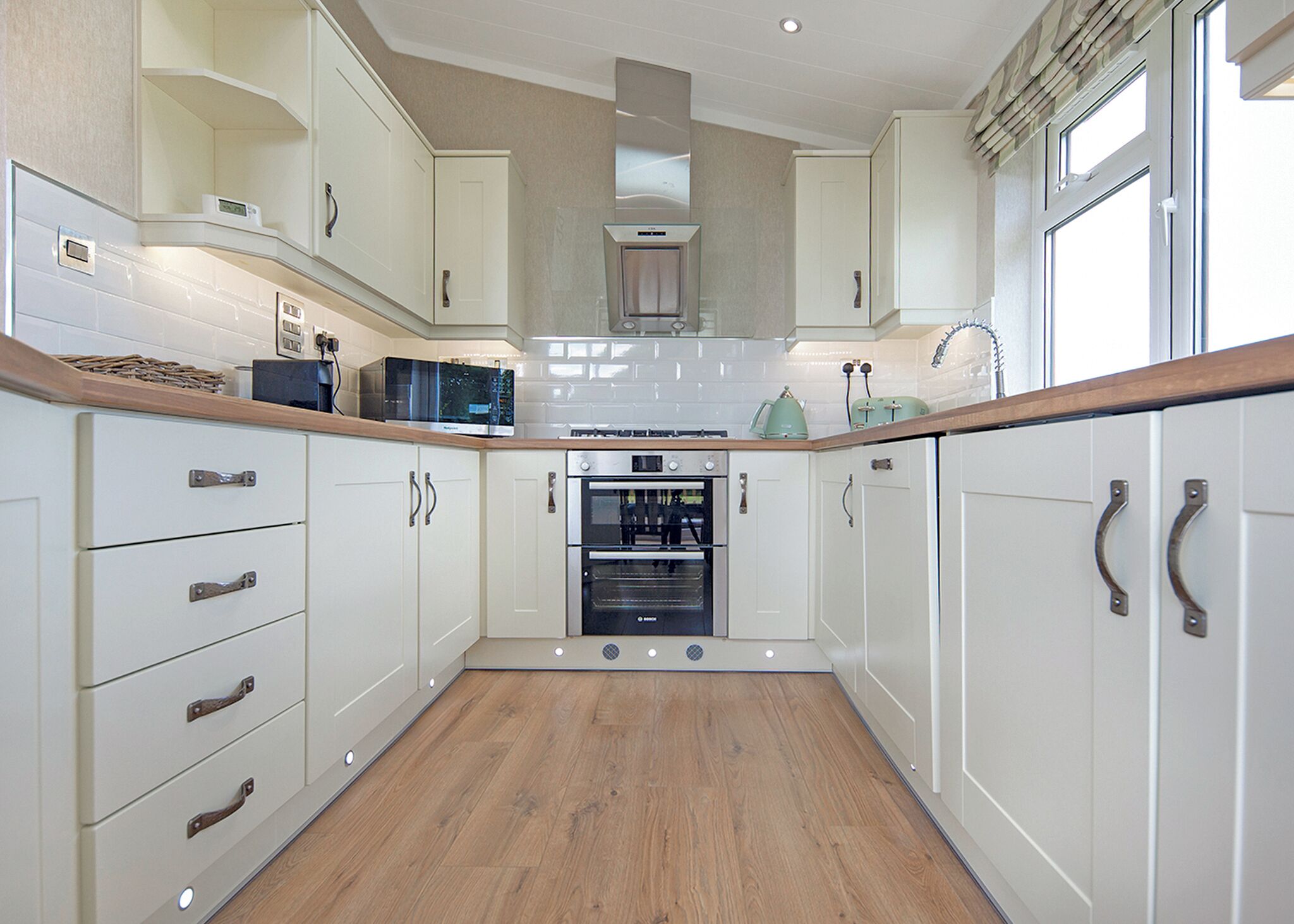 冰箱、烤箱、炉灶、烤面包机