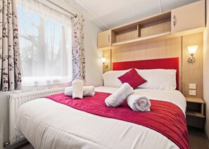 2 bedrooms - Contemporary caravan with one double and one twin. (Narberth)