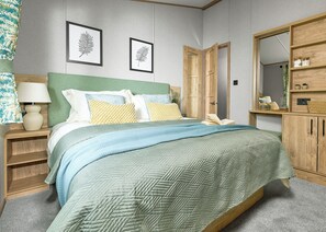 3 bedrooms - Superior Oak Lodge (Sleeps 6) (Coldingham, Berwickshire)