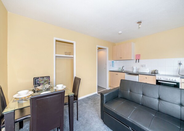 Interior - Silver 1 Chalet Slps 4 Pet (Brixham, Torbay)