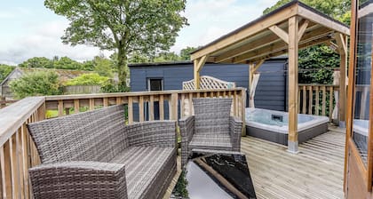 2 bedroom accommodation in Calthwaite, Nr Penrith