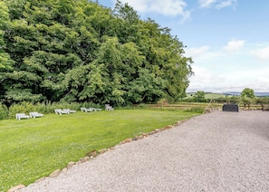 Property grounds - 2 bedroom accommodation in Calthwaite, Nr Penrith (Calthwaite, Nr Penrith)