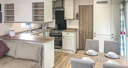 12ft-wide caravan with one double with en suite W.
