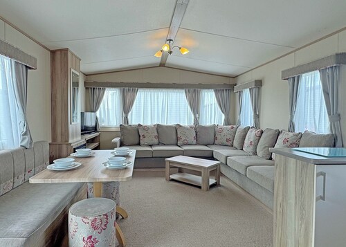 Comfortable caravan with one double and two twin.