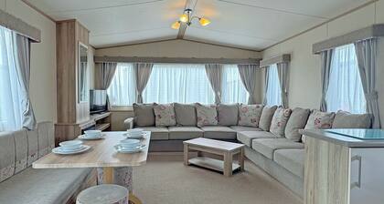Comfortable caravan with one double and two twin.