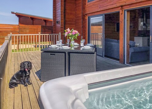 Luxurious and contemporary Finnish log lodge.