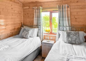 3 bedrooms, free WiFi - 3 bedroom accommodation in Llangadfan, Welshpool (Llangadfan, Welshpool)