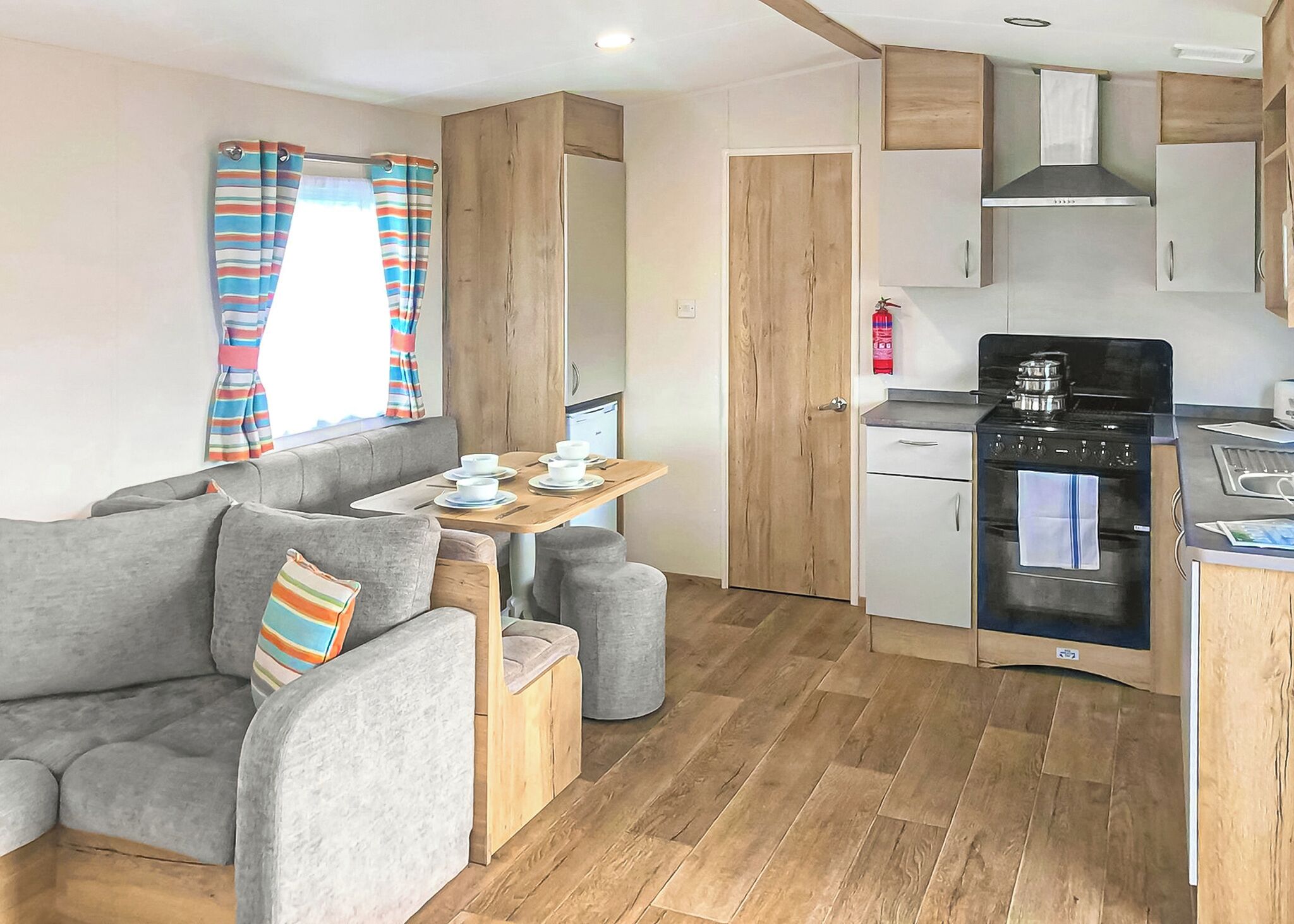 Kühlschrank, Ofen, Herdplatte, Toaster