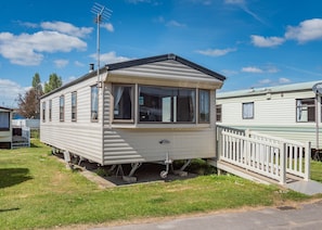 Exterior - Fontwell Caravan Plus (Bognor Regis)