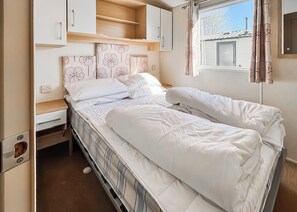 3 bedrooms - Standard caravan with one double and two twin. (Burnham-on-Sea)
