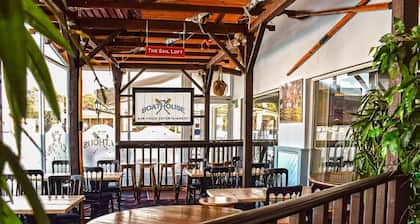 Standard caravan with one double and two twin.