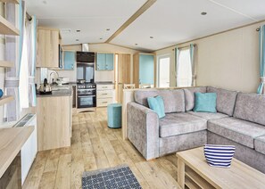 Living area - 2 bedroom accommodation in Holywell Bay (Holywell Bay)