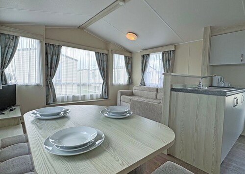 Comfortable caravan with one double and one twin.