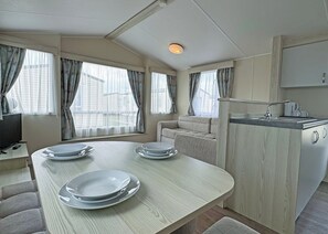 Dining - Comfortable caravan with one double and one twin. (Mablethorpe, Skegness)