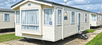Comfortable caravan with one double and one twin.