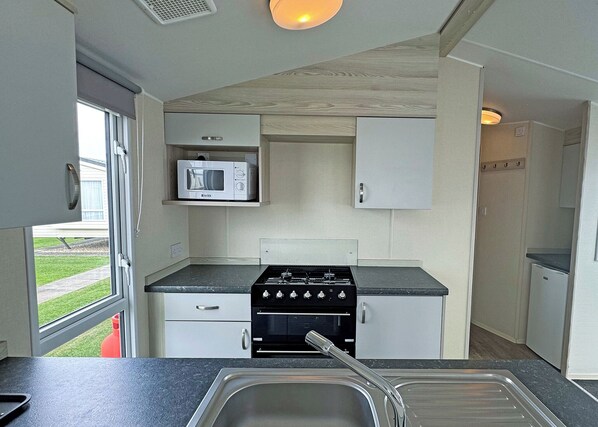 Fridge, oven, stovetop, toaster