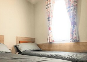 2 bedrooms