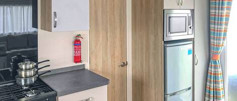 Fridge, oven, stovetop, toaster