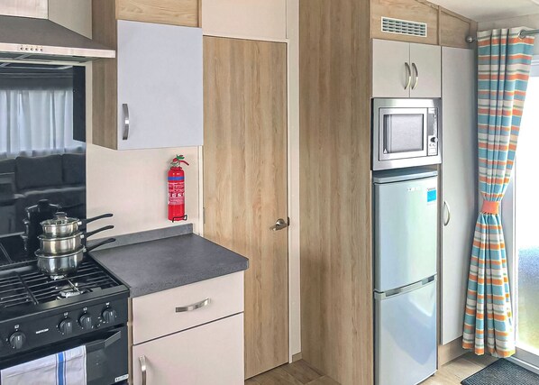 Fridge, oven, stovetop, toaster