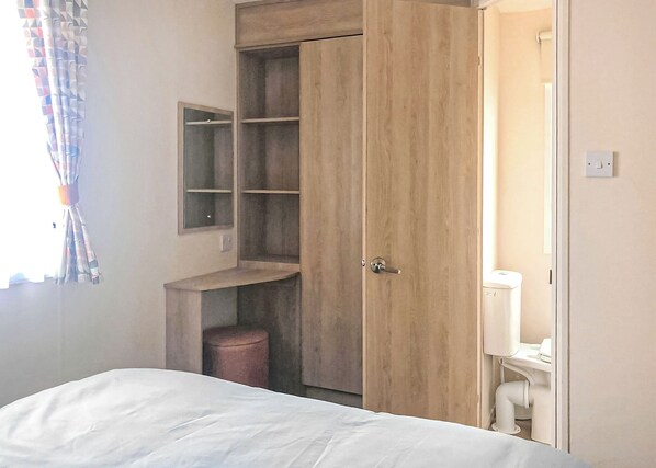2 bedrooms