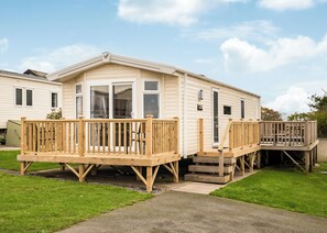Exterior - Luxurious and contemporary caravan. (Summerhill, Amroth)