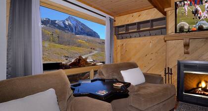 First Tracks CB, Slopeside, true ski in/out above kids ski school!