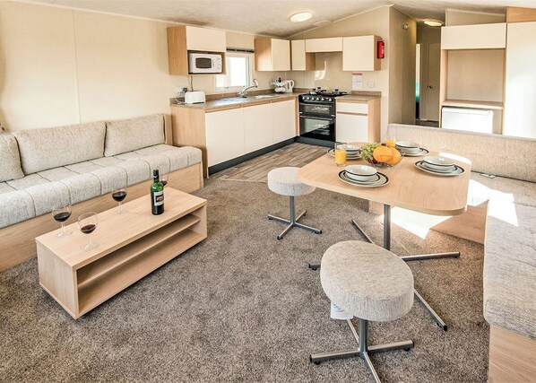 Unclassified image, 1 of 4, button