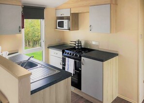 Fridge, oven, stovetop, toaster