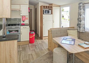 Fridge, oven, stovetop, toaster