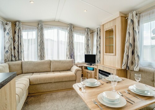 Caravan with one double and one twin.