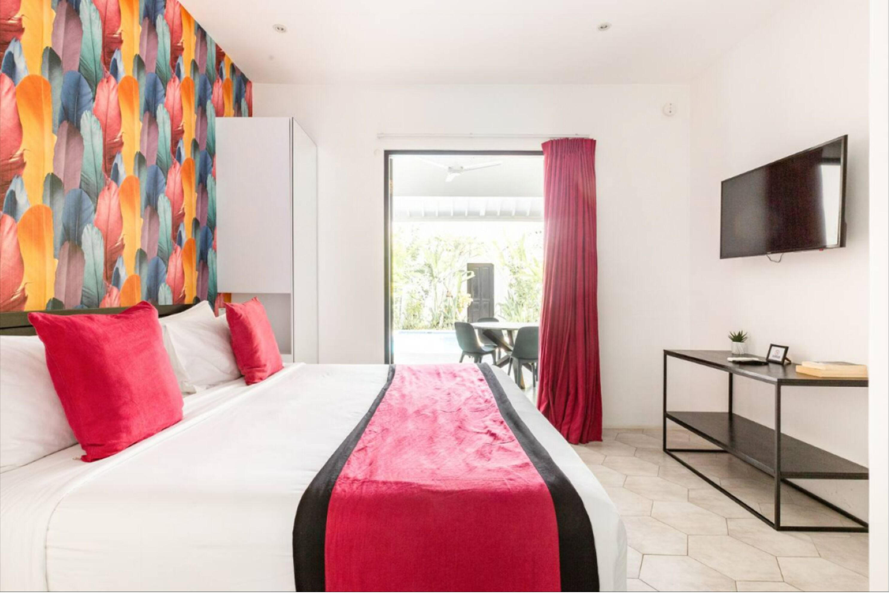 Comfort Villa | In-room safe, desk, laptop workspace, iron/ironing board