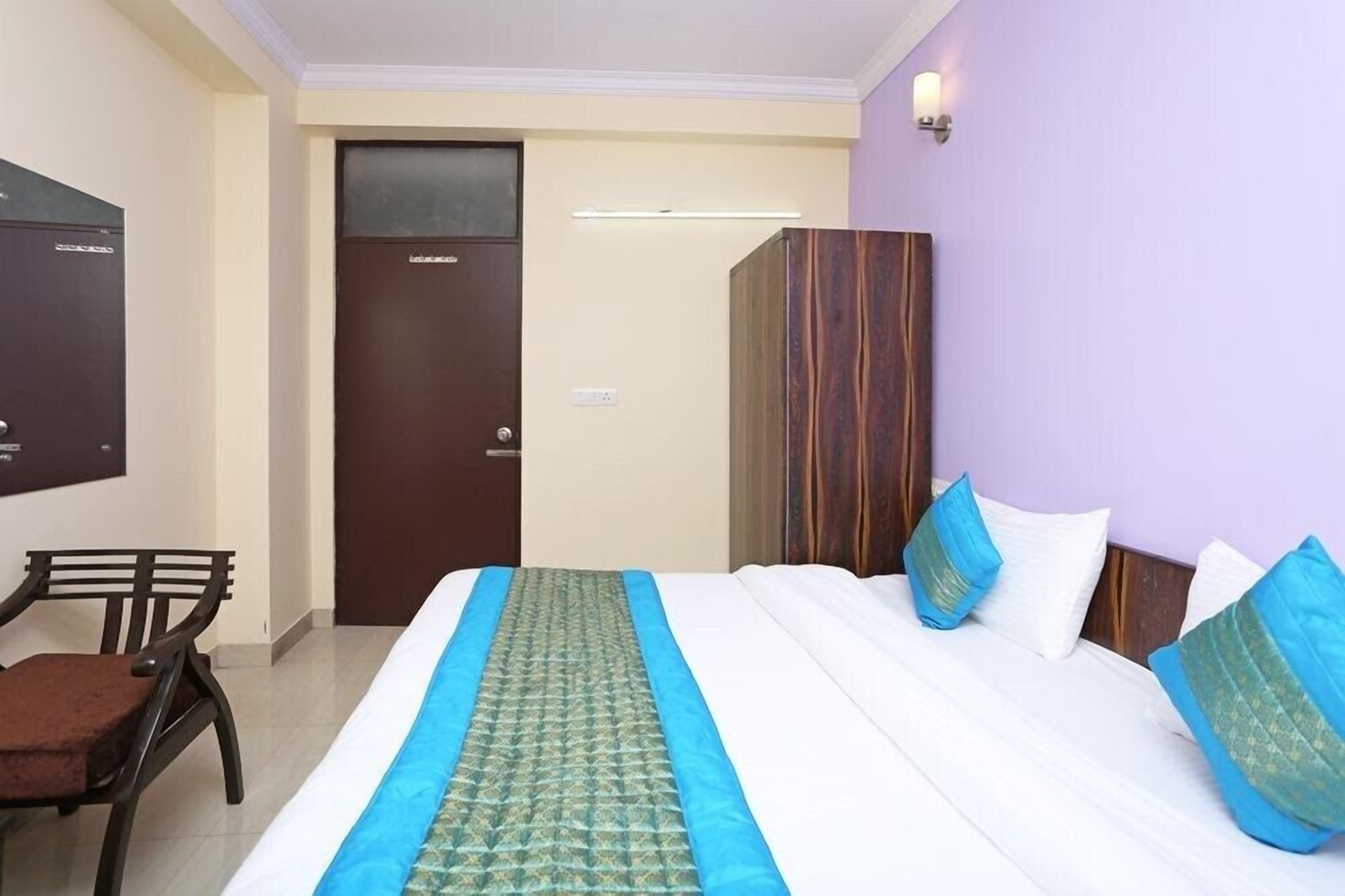 Photo - Hotel Galaxy Delhi Airport