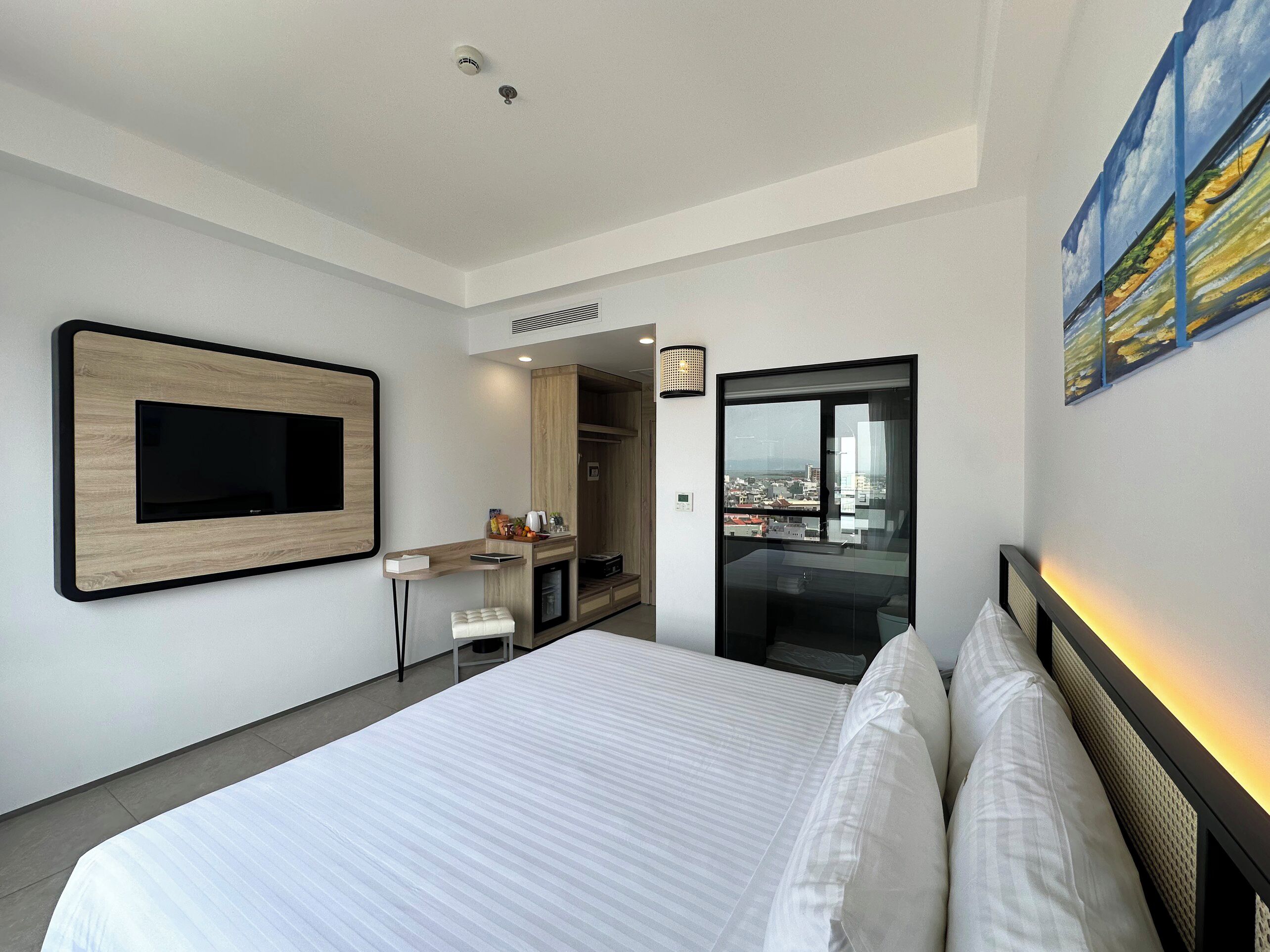 디럭스 더블룸 또는 트윈룸, 시내 전망 | 고급 침구, 무료 미니바 품목, 객실 내 금고, 책상